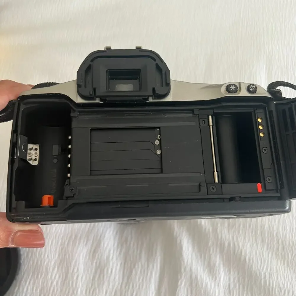 Canon EOS Rebel/2000 EOS/300 With Zoom Lens 80-200mm